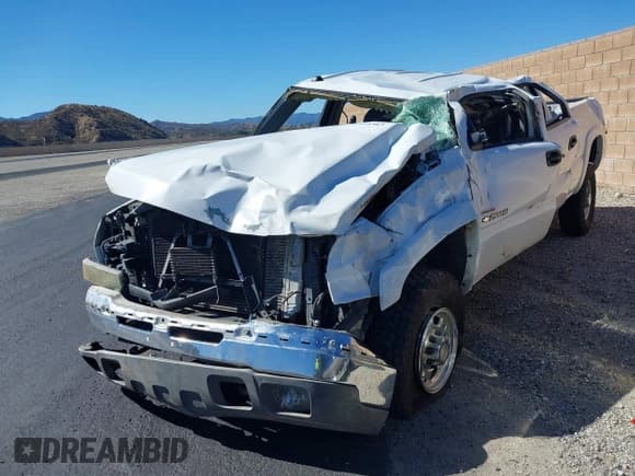✅ 2005 Chevrolet Silverado 2500HD LS • VIN: 1GCHK23295F850770 • Lot: 43464367. Wystawiony na IAAI z przebiegiem Nie podano. Bezpłatny archiwum sprzedaży aukcyjnych z USA i szczegółowy raport historii pojazdu na DreamBid. Zdjęcie 2.