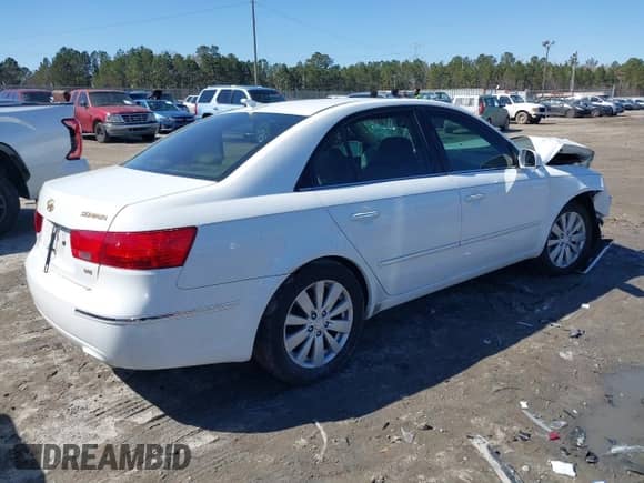 2009 Hyundai Sonata SE with VIN 5NPEU46FX9H471991, listed as a IAAI auction lot 41771221 with Not provided miles and . Bid and sale history available at DreamBid. Image 4.