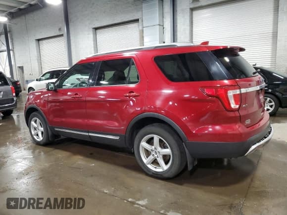 ✅ 2016 Ford Explorer XLT • VIN: 1FM5K8D81GGA87578 • Lot: 90136455. Wystawiony na Copart z przebiegiem 148 838 mil. Bezpłatny archiwum sprzedaży aukcyjnych z USA i szczegółowy raport historii pojazdu na DreamBid. Zdjęcie 2.