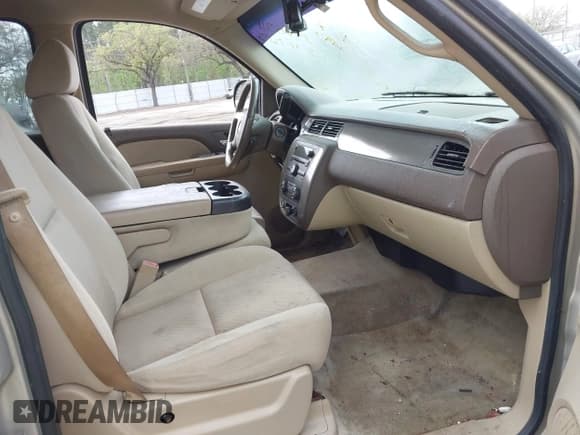 ✅ 2009 Chevrolet Suburban LS • VIN: 1GNFC16069R191034 • Lot: 41583684. Listed on IAAI with 195,900 mi. Free auction sales archive from the USA and detailed vehicle history report at DreamBid. Image 5.