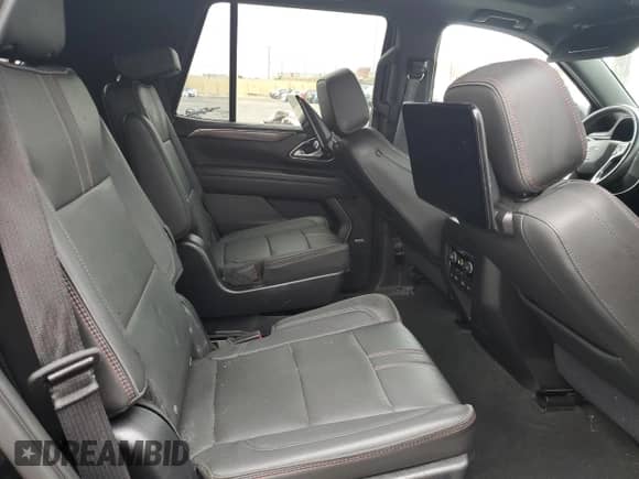 2021 Chevrolet Tahoe RST z VIN 1GNSKRKT8MR278068, wystawiony jako Copart lot #60917485 z przebiegiem 60 293 mil mil oraz Szkoda całkowita • Salvage title. Historia ofert i sprzedaży dostępna na DreamBid. Obrazek 11.