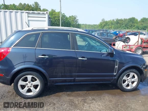 ✅ 2015 Chevrolet Captiva Sport LT • VIN: 3GNAL3EK2FS521012 • Lot: 42446519. Wystawiony na IAAI z przebiegiem 141 445 mil. Bezpłatny archiwum sprzedaży aukcyjnych z USA i szczegółowy raport historii pojazdu na DreamBid. Zdjęcie 13.