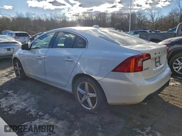 ✅ 2013 Volvo S60 T5 Premier • VIN: YV1612FS7D2181081 • Lot: 95486725. Listed on Copart with 118,764 mi. Free auction sales archive from the USA and detailed vehicle history report at DreamBid. Image 2.