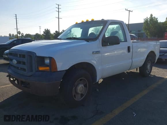 ✅ 2007 Ford F-350 XL • VIN: 1FTSF30537EA60369 • Лот: 43611067. Опубликован ранее на IAAI с пробегом 284 498 миль. Бесплатный доступ к архиву аукционных продаж из США и подробный отчёт об истории автомобиля на DreamBid. Изображение 2.