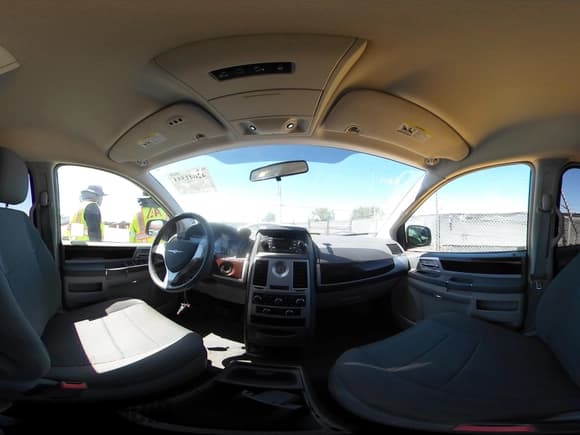 ✅ 2010 Chrysler Town & Country Touring • VIN: 2A4RR5D14AR350892 • Lot: 42641593. Wystawiony na IAAI z przebiegiem 97 493 mil. Bezpłatny archiwum sprzedaży aukcyjnych z USA i szczegółowy raport historii pojazdu na DreamBid. Zdjęcie 18.