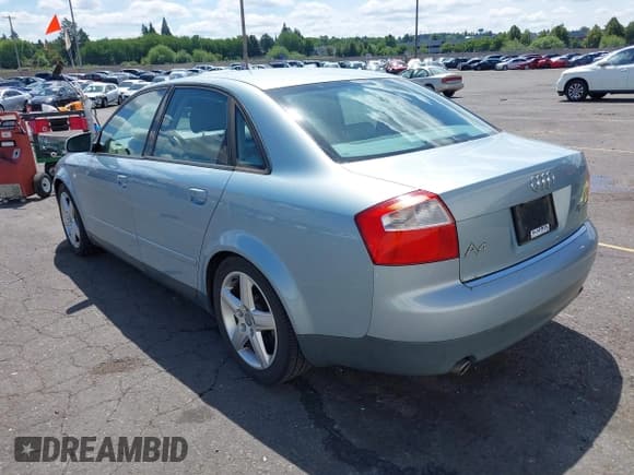 ✅ 2002 Audi A4 1.8T • VIN: WAULC68E52A160439 • Lot: 42298339. Wystawiony na IAAI z przebiegiem 129 753 mil. Bezpłatny archiwum sprzedaży aukcyjnych z USA i szczegółowy raport historii pojazdu na DreamBid. Zdjęcie 3.