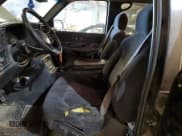 ✅ 2001 Chevrolet Silverado 2500HD • VIN: 1GCHK23181F128482 • Lot: 74553274. Wystawiony na Copart z przebiegiem Nie podano. Bezpłatny archiwum sprzedaży aukcyjnych z USA i szczegółowy raport historii pojazdu na DreamBid. Zdjęcie 7.