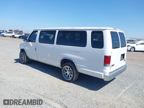 ✅ 2004 Ford Econoline Passenger XL • VIN: 1FBSS31SX4HB03491 • Lot: 42397719. Listed on IAAI with 288,418 mi. Free auction sales archive from the USA and detailed vehicle history report at DreamBid. Image 3.
