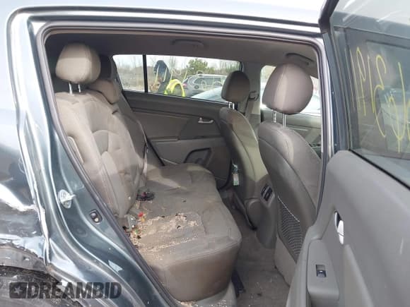 ✅ 2015 Kia Sportage LX • VIN: KNDPB3AC7F7770490 • Lot: 43631911. Listed on IAAI with 99,136 mi. Free auction sales archive from the USA and detailed vehicle history report at DreamBid. Image 8.