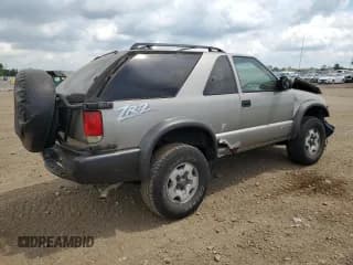 ✅ 2004 Chevrolet Blazer LS • VIN: 1GNCT18X54K104416 • Lot: 64748575. Wystawiony na Copart z przebiegiem Nie podano. Bezpłatny archiwum sprzedaży aukcyjnych z USA i szczegółowy raport historii pojazdu na DreamBid. Zdjęcie 3.