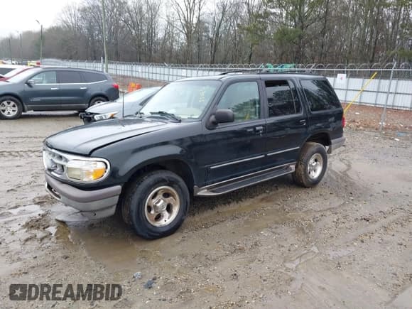 ✅ 1997 Ford Explorer XLT • VIN: 1FMDU32P8VZC18431 • Lot: 41432929. Listed on IAAI with 185,389 mi. Free auction sales archive from the USA and detailed vehicle history report at DreamBid. Image 2.