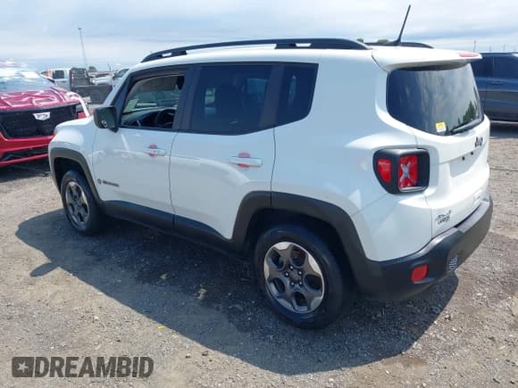 ✅ 2018 Jeep Renegade Sport • VIN: ZACCJBAB3JPH30955 • Lot: 42332330. Wystawiony na IAAI z przebiegiem 146 759 mil. Bezpłatny archiwum sprzedaży aukcyjnych z USA i szczegółowy raport historii pojazdu na DreamBid. Zdjęcie 3.