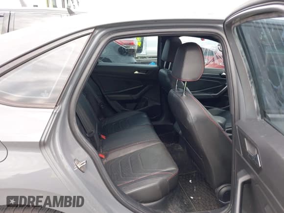 ✅ 2019 Volkswagen Jetta S • VIN: 3VW6T7BU0KM152075 • Lot: 42482445. Wystawiony na IAAI z przebiegiem 78 456 mil. Bezpłatny archiwum sprzedaży aukcyjnych z USA i szczegółowy raport historii pojazdu na DreamBid. Zdjęcie 8.