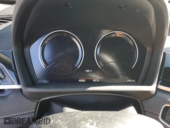 ✅ 2021 BMW X1 xDrive28i • VIN: WBXJG9C05M3M70872 • Lot: 48366915. Wystawiony na Copart z przebiegiem 40 662 mil. Bezpłatny archiwum sprzedaży aukcyjnych z USA i szczegółowy raport historii pojazdu na DreamBid. Zdjęcie 9.