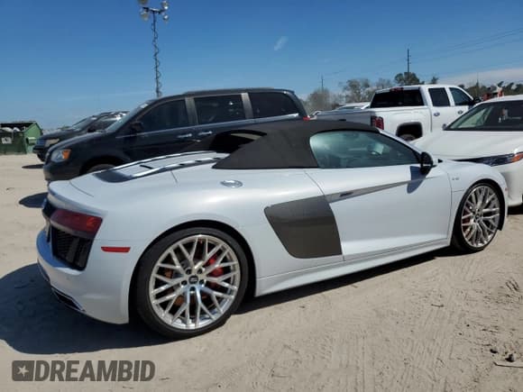 ✅ 2018 Audi R8 • VIN: WUAVACFX1J7900121 • Lot: 75092964. Listed on Copart with Not provided. Free auction sales archive from the USA and detailed vehicle history report at DreamBid. Image 3.