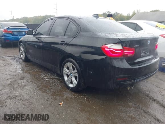 ✅ 2016 BMW 3 Series 328i xDrive • VIN: WBA8E3G59GNU03573 • Lot: 43174032. Listed on IAAI with 59,916 mi. Free auction sales archive from the USA and detailed vehicle history report at DreamBid. Image 3.