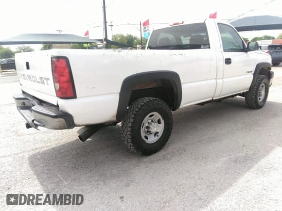 ✅ 2007 Chevrolet Silverado 2500HD Work Truck • VIN: 1GCHC24U37E140124 • Lot: 42265576. Wystawiony na IAAI z przebiegiem 293 508 mil. Bezpłatny archiwum sprzedaży aukcyjnych z USA i szczegółowy raport historii pojazdu na DreamBid. Zdjęcie 4.