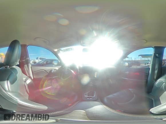 ✅ 2018 Jeep Cherokee Limited • VIN: 1C4PJLDB0JD573676 • Lot: 87696405. Wystawiony na Copart z przebiegiem 87 593 mil. Bezpłatny archiwum sprzedaży aukcyjnych z USA i szczegółowy raport historii pojazdu na DreamBid. Zdjęcie 15.