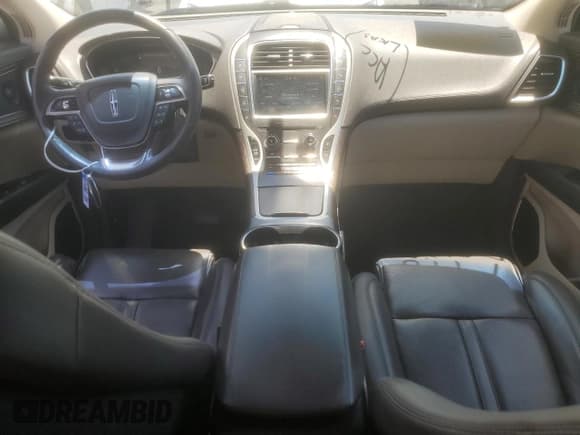 ✅ 2019 Lincoln Nautilus Reserve • VIN: 2LMPJ6LP8KBL14746 • Lot: 60175275. Wystawiony na Copart z przebiegiem 96 405 mil. Bezpłatny archiwum sprzedaży aukcyjnych z USA i szczegółowy raport historii pojazdu na DreamBid. Zdjęcie 8.