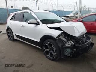 ✅ 2023 Kia Niro EX • VIN: KNDCR3LE1P5103369 • Lot: 42173352. Wystawiony na IAAI z przebiegiem 64 681 mil. Bezpłatny archiwum sprzedaży aukcyjnych z USA i szczegółowy raport historii pojazdu na DreamBid. Zdjęcie 1.