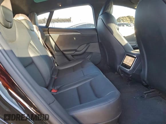 ✅ 2022 Tesla Model S • VIN: 5YJSA1E55NF464149 • Lot: 92847295. Wystawiony na Copart z przebiegiem 56 200 mil. Bezpłatny archiwum sprzedaży aukcyjnych z USA i szczegółowy raport historii pojazdu na DreamBid. Zdjęcie 10.