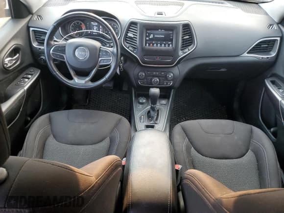 ✅ 2019 Jeep Cherokee Latitude • VIN: 1C4PJMCX7KD368991 • Lot: 67908545. Listed on Copart with 94,631 mi. Free auction sales archive from the USA and detailed vehicle history report at DreamBid. Image 8.