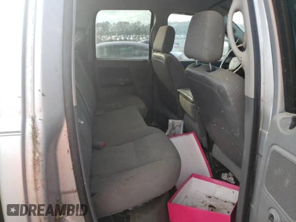 2006 Dodge 1500 SLT z VIN 1D7HA18296J101851, wystawiony jako Copart lot #73174324 z przebiegiem 178 868 mil mil oraz Czysty tytuł • Clean title. Historia ofert i sprzedaży dostępna na DreamBid. Obrazek 10.