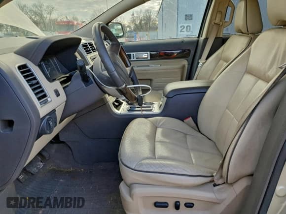 ✅ 2010 Lincoln MKX • VIN: 2LMDJ8JC3ABJ05525 • Lot: 95534955. Listed on Copart with 146,776 mi. Free auction sales archive from the USA and detailed vehicle history report at DreamBid. Image 7.