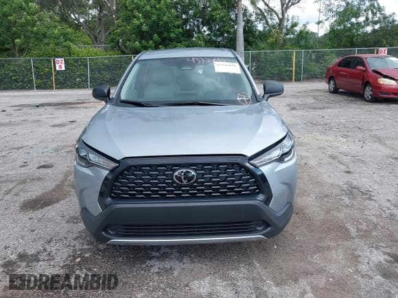 ✅ 2025 Toyota Corolla Cross L • VIN: 7MUAAAAG1SV122181 • Lot: 43226431. Listed on IAAI with 5,179 mi. Free auction sales archive from the USA and detailed vehicle history report at DreamBid. Image 12.