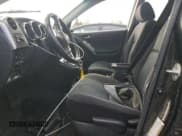 ✅ 2006 Toyota Matrix XR • VIN: 2T1KR32E46C590131 • Лот: 82466185. Опубликован ранее на Copart с пробегом Не указан. Бесплатный доступ к архиву аукционных продаж из США и подробный отчёт об истории автомобиля на DreamBid. Изображение 7.