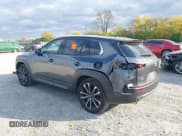 ✅ 2025 Mazda CX-50 S Premium Plus • VIN: 7MMVABEM8SN373156 • Лот: 43582168. Опубликован ранее на IAAI с пробегом 8 594 миль. Бесплатный доступ к архиву аукционных продаж из США и подробный отчёт об истории автомобиля на DreamBid. Изображение 3.