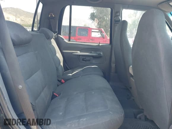 ✅ 2001 Ford Explorer Sport Trac • VIN: 1FMZU77E91UB34713 • Lot: 42754266. Wystawiony na IAAI z przebiegiem 234 203 mil. Bezpłatny archiwum sprzedaży aukcyjnych z USA i szczegółowy raport historii pojazdu na DreamBid. Zdjęcie 8.