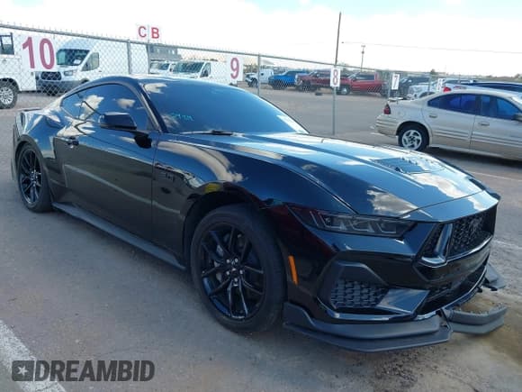✅ 2025 Ford Mustang GT • VIN: 1FA6P8CF8S5410206 • Lot: 43339233. Listed on IAAI with 3,597 mi. Free auction sales archive from the USA and detailed vehicle history report at DreamBid. Image 1.
