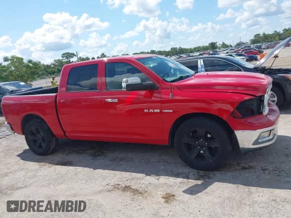2010 Dodge 1500 Laramie с VIN 1D7RB1CT2AS145209, выставлен на аукционе IAAI как лот 43006619 с пробегом 212 051 миль миль и . История ставок и продаж доступна на DreamBid. Изображение 13.