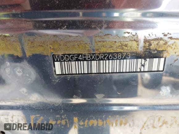 ✅ 2013 Mercedes-Benz C 250 Sport • VIN: WDDGF4HBXDR263873 • Lot: 41266862. Wystawiony na IAAI z przebiegiem 112 861 mil. Bezpłatny archiwum sprzedaży aukcyjnych z USA i szczegółowy raport historii pojazdu na DreamBid. Zdjęcie 9.