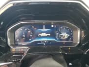 ✅ 2022 Chevrolet Silverado 1500 LT Trail Boss • VIN: 3GCUDFEDXNG567226 • Lot: 84736725. Wystawiony na Copart z przebiegiem 42 540 mil. Bezpłatny archiwum sprzedaży aukcyjnych z USA i szczegółowy raport historii pojazdu na DreamBid. Zdjęcie 9.