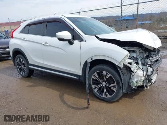 ✅ 2018 Mitsubishi Eclipse Cross SE • VIN: JA4AT5AA6JZ070237 • Lot: 41922238. Listed on IAAI with 82,571 mi. Free auction sales archive from the USA and detailed vehicle history report at DreamBid. Image 1.