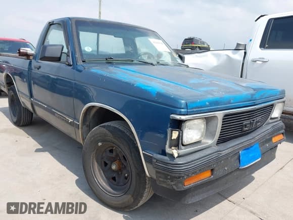 ✅ 1991 GMC Sonoma • VIN: 1GTCS14Z1M8509768 • Lot: 42182566. Listed on IAAI with 158,252 mi. Free auction sales archive from the USA and detailed vehicle history report at DreamBid. Image 1.