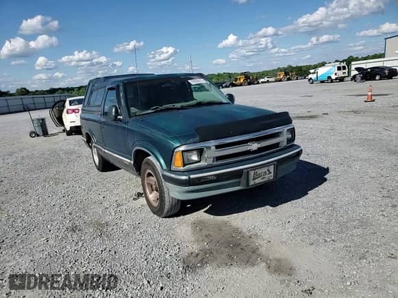 1997 Chevrolet S-10 с VIN 1GCCS14X2VK104425, выставлен на аукционе Copart как лот 55936515 с пробегом 268 301 миль миль и Списание • Salvage title. История ставок и продаж доступна на DreamBid. Изображение 13.