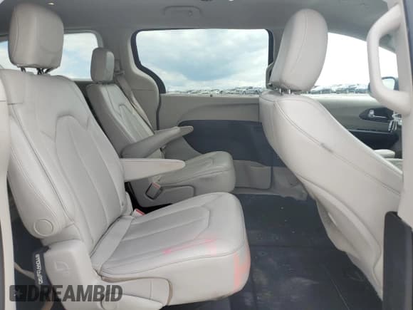 ✅ 2021 Chrysler Voyager LXi • VIN: 2C4RC1DG6MR541934 • Lot: 70255255. Wystawiony na Copart z przebiegiem 99 434 mil. Bezpłatny archiwum sprzedaży aukcyjnych z USA i szczegółowy raport historii pojazdu na DreamBid. Zdjęcie 11.