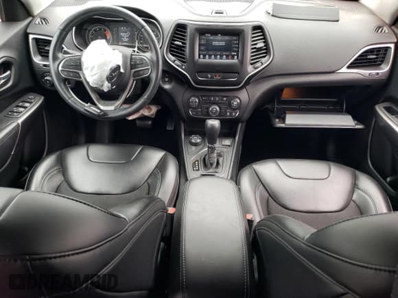 ✅ 2020 Jeep Cherokee Altitude • VIN: 1C4PJMLX7LD516686 • Lot: 50758025. Wystawiony na Copart z przebiegiem 34 450 mil. Bezpłatny archiwum sprzedaży aukcyjnych z USA i szczegółowy raport historii pojazdu na DreamBid. Zdjęcie 8.