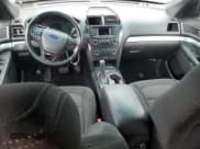 ✅ 2017 Ford Explorer XLT • VIN: 1FM5K8DH1HGA85833 • Lot: 56557085. Wystawiony na Copart z przebiegiem 243 806 mil. Bezpłatny archiwum sprzedaży aukcyjnych z USA i szczegółowy raport historii pojazdu na DreamBid. Zdjęcie 8.