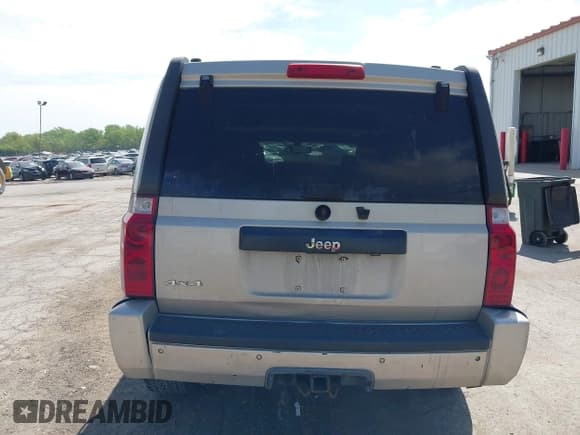 ✅ 2007 Jeep Commander Sport • VIN: 1J8HG48K87C617899 • Лот: 42264678. Опубликован ранее на IAAI с пробегом 206 876 миль. Бесплатный доступ к архиву аукционных продаж из США и подробный отчёт об истории автомобиля на DreamBid. Изображение 17.