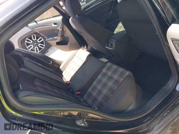 ✅ 2017 Volkswagen Golf GTI S • VIN: 3VW447AU2HM048430 • Лот: 43167745. Опубликован ранее на IAAI с пробегом 134 997 миль. Бесплатный доступ к архиву аукционных продаж из США и подробный отчёт об истории автомобиля на DreamBid. Изображение 8.