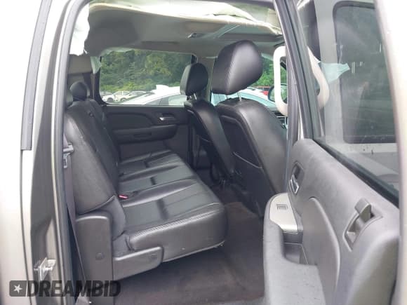 ✅ 2013 GMC Sierra 1500 SLT • VIN: 3GTP2WE72DG194940 • Lot: 43170172. Listed on IAAI with 190,690 mi. Free auction sales archive from the USA and detailed vehicle history report at DreamBid. Image 8.