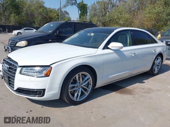 ✅ 2015 Audi A8 4.0T • VIN: WAU32AFD1FN030995 • Lot: 43468092. Wystawiony na IAAI z przebiegiem 93 610 mil. Bezpłatny archiwum sprzedaży aukcyjnych z USA i szczegółowy raport historii pojazdu na DreamBid. Zdjęcie 17.