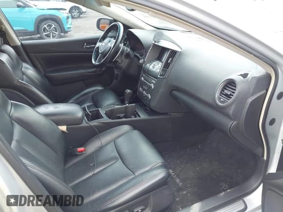 ✅ 2010 Nissan Maxima SV • VIN: 1N4AA5AP6AC808529 • Лот: 43083349. Опубликован ранее на IAAI с пробегом 283 003 миль. Бесплатный доступ к архиву аукционных продаж из США и подробный отчёт об истории автомобиля на DreamBid. Изображение 5.