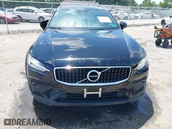 ✅ 2021 Volvo V60 • VIN: YV4102WK3M1074020 • Lot: 42823332. Wystawiony na IAAI z przebiegiem 31 166 mil. Bezpłatny archiwum sprzedaży aukcyjnych z USA i szczegółowy raport historii pojazdu na DreamBid. Zdjęcie 12.