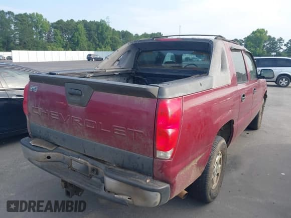 ✅ 2005 Chevrolet Avalanche Z66 • VIN: 3GNEC12ZX5G142963 • Lot: 42617722. Listed on IAAI with Not provided. Free auction sales archive from the USA and detailed vehicle history report at DreamBid. Image 4.