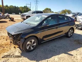 ✅ 2018 Hyundai Ioniq SEL • VIN: KMHC75LC9JU062742 • Lot: 82556995. Wystawiony na Copart z przebiegiem 90 674 mil. Bezpłatny archiwum sprzedaży aukcyjnych z USA i szczegółowy raport historii pojazdu na DreamBid. Zdjęcie 1.